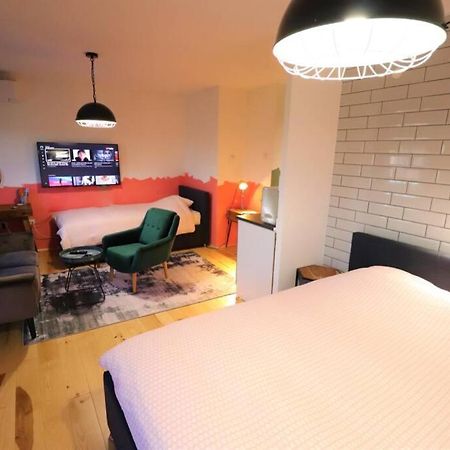 Room Emma,Between Bus And Train Station,Netflix,Speed Wi-Fi Zagreb Exterior photo