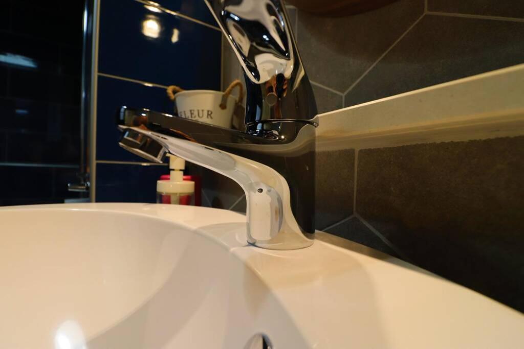 Room Emma,Between Bus And Train Station,Netflix,Speed Wi-Fi Zagreb Exterior photo