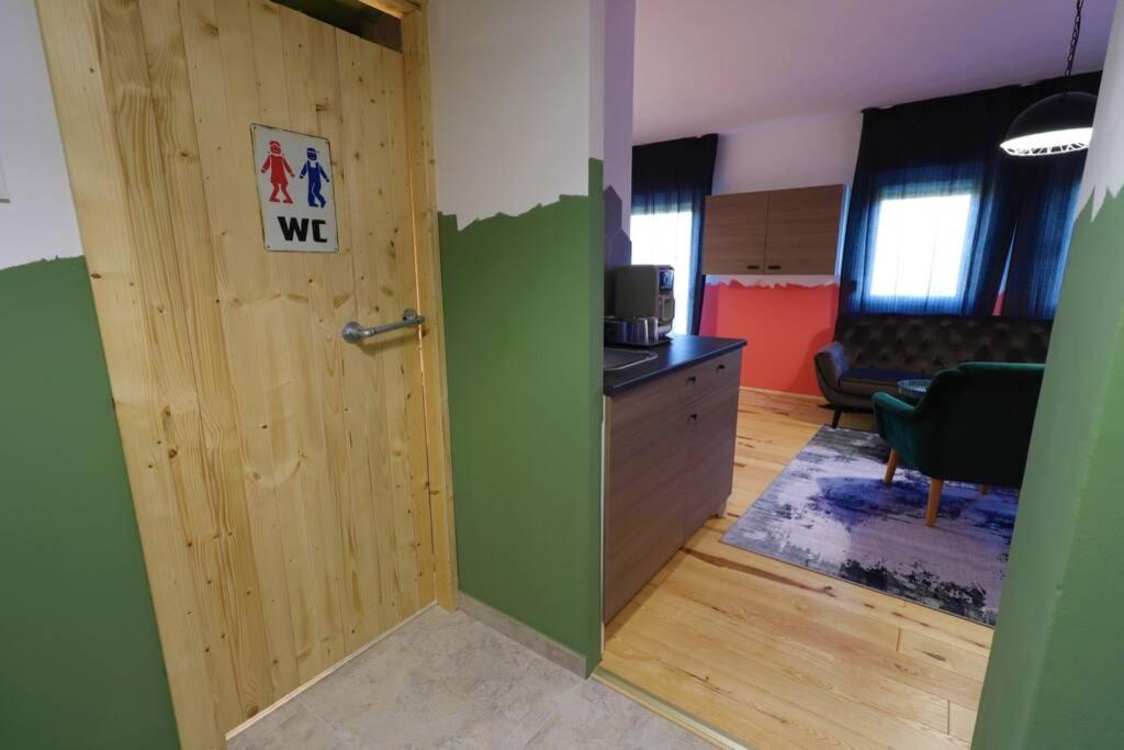 Room Emma,Between Bus And Train Station,Netflix,Speed Wi-Fi Zagreb Exterior photo