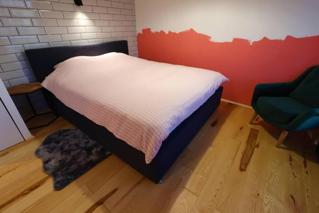 Room Emma,Between Bus And Train Station,Netflix,Speed Wi-Fi Zagreb Exterior photo