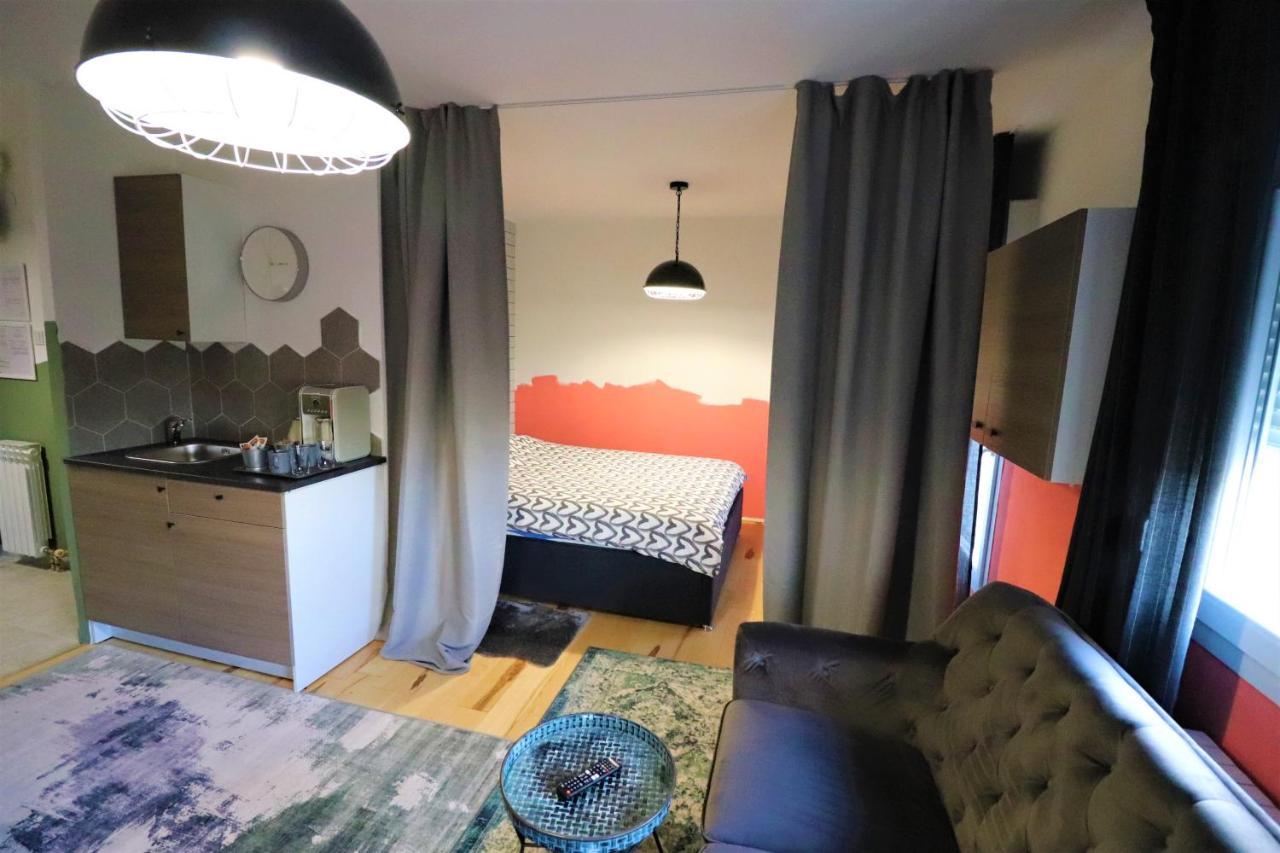 Room Emma,Between Bus And Train Station,Netflix,Speed Wi-Fi Zagreb Exterior photo
