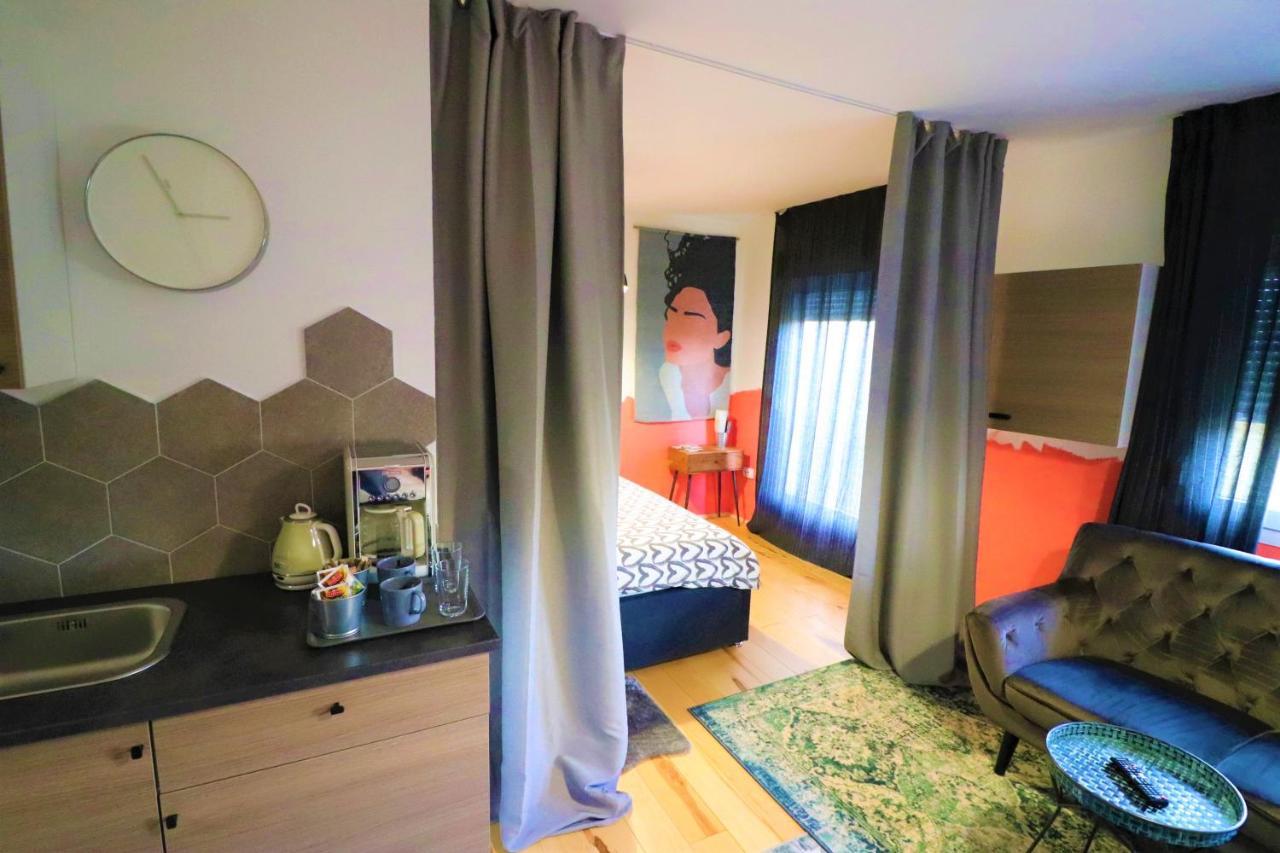 Room Emma,Between Bus And Train Station,Netflix,Speed Wi-Fi Zagreb Exterior photo